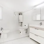 18 Deribasivska Street Jacuzzi *