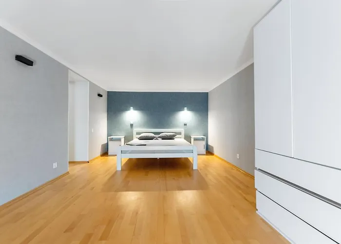 18 Deribasivska Street Jacuzzi Οδησσός