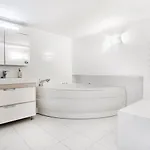 דירה 18 Deribasivska Street Jacuzzi *